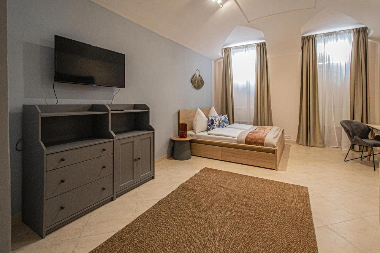 Modern And Spacious Apartments In City Center 布拉格 外观 照片