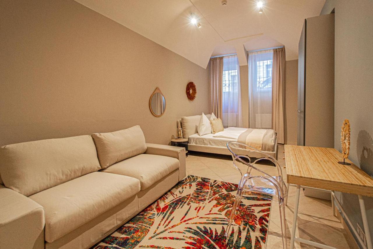 Modern And Spacious Apartments In City Center 布拉格 外观 照片
