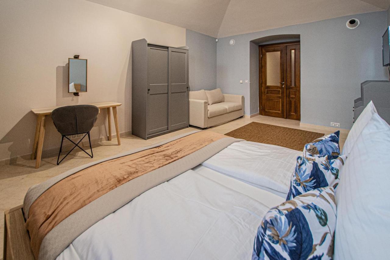 Modern And Spacious Apartments In City Center 布拉格 外观 照片
