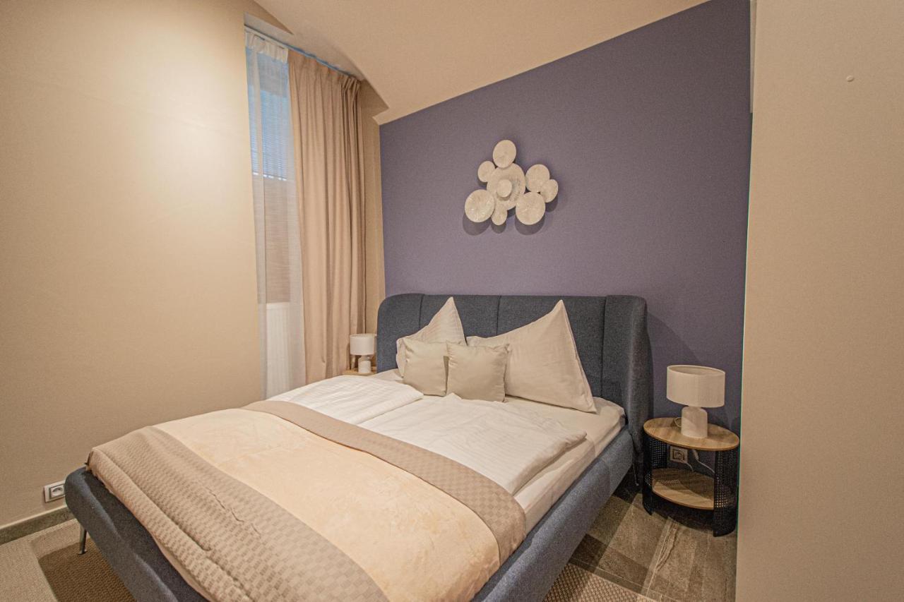 Modern And Spacious Apartments In City Center 布拉格 外观 照片