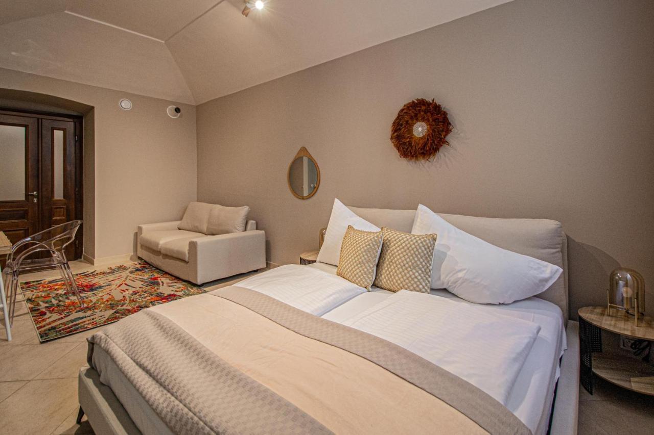 Modern And Spacious Apartments In City Center 布拉格 外观 照片